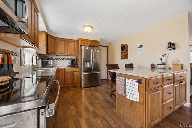 5538 Piazza Lane, Clay, NY 13041