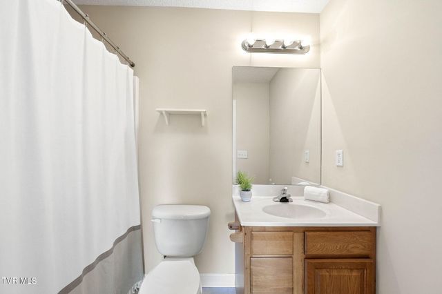 563 Boring Chapel Road 2, Johnson City, TN 37615