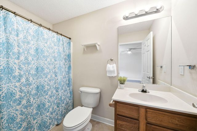 563 Boring Chapel Road 2, Johnson City, TN 37615