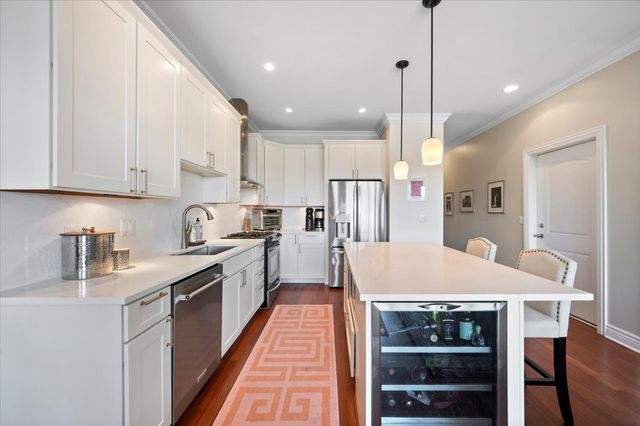 1426 W Irving Park Road 3, Chicago, IL 60613