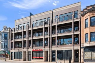 1426 W Irving Park Road 3, Chicago, IL 60613
