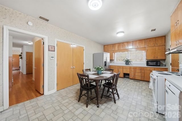 32 Falls Avenue, Granite Falls, NC 28630