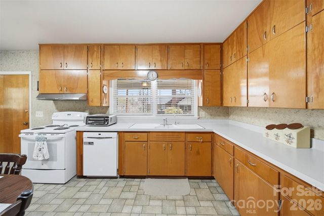 32 Falls Avenue, Granite Falls, NC 28630