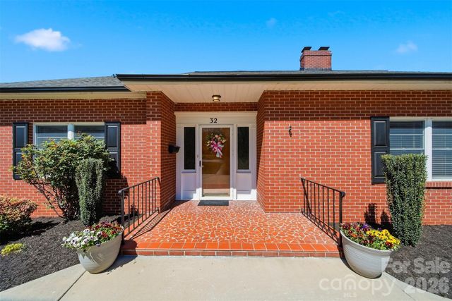 32 Falls Avenue, Granite Falls, NC 28630