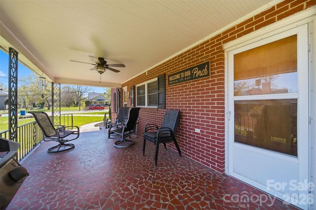32 Falls Avenue, Granite Falls, NC 28630
