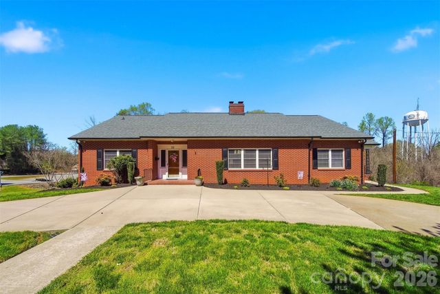 32 Falls Avenue, Granite Falls, NC 28630