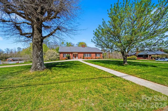 32 Falls Avenue, Granite Falls, NC 28630