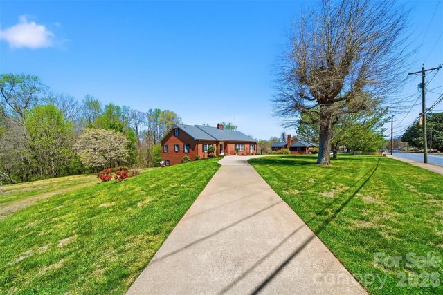 32 Falls Avenue, Granite Falls, NC 28630