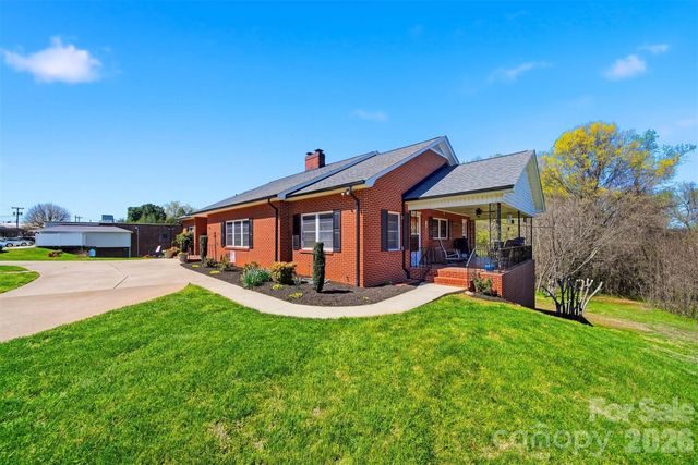 32 Falls Avenue, Granite Falls, NC 28630
