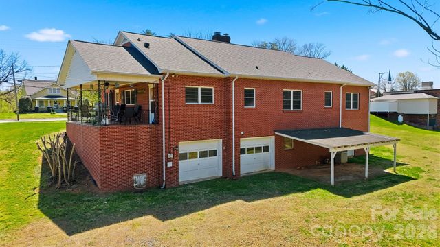 32 Falls Avenue, Granite Falls, NC 28630