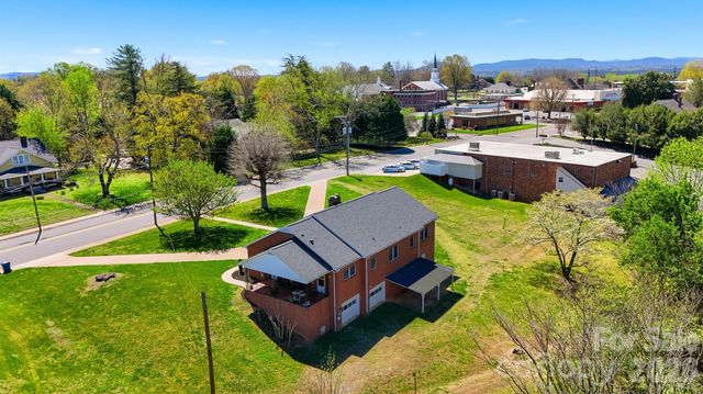 32 Falls Avenue, Granite Falls, NC 28630