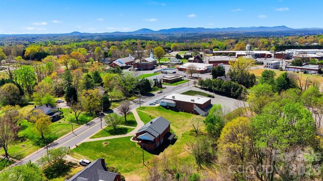 32 Falls Avenue, Granite Falls, NC 28630