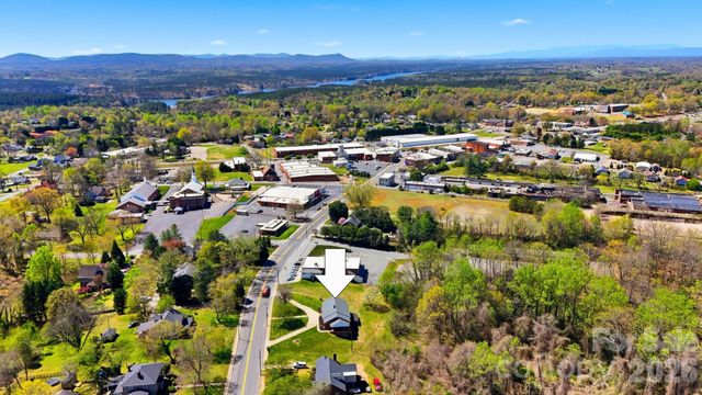 32 Falls Avenue, Granite Falls, NC 28630