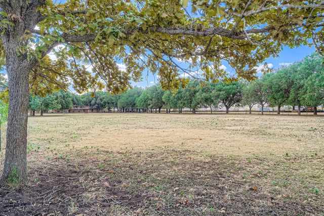 10026 Fm 1660, Hutto, TX 78634