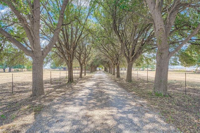 10026 Fm 1660, Hutto, TX 78634