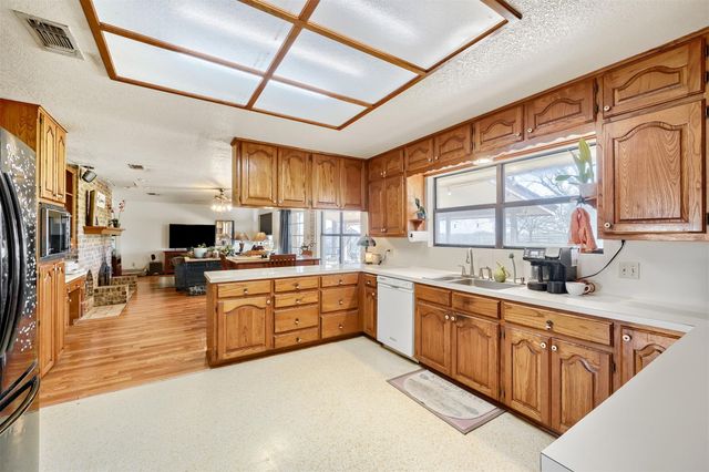 10026 Fm 1660, Hutto, TX 78634