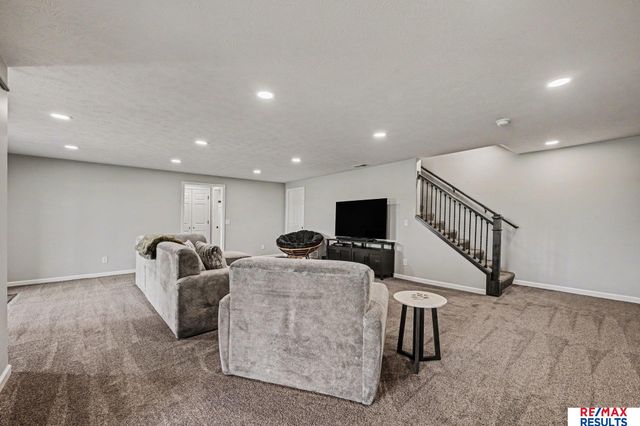 10415 S 209 Street, Gretna, NE 68028