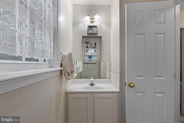 1206 CORDOVA DR, Lusby, MD 20657