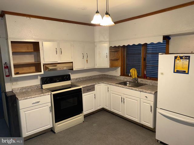 1110 POPLAR ST, Kulpmont, PA 17834