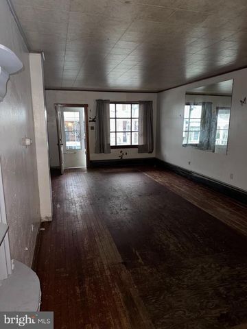 1110 POPLAR ST, Kulpmont, PA 17834