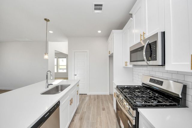 2415 Outpost Canyon Drive, Arcola, TX 77583