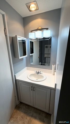 57 Burgundy Hill Lane 57, Middletown, CT 06457