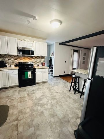 59 Daviston St, Springfield, MA 01108