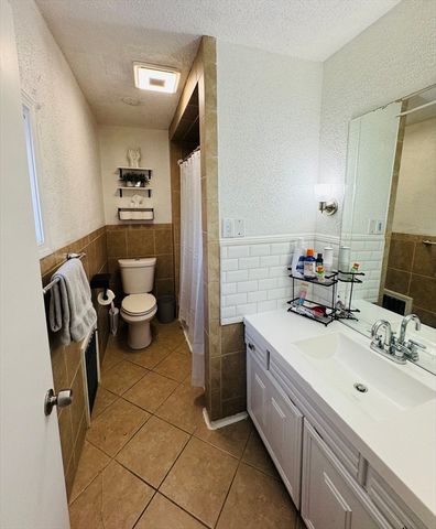 59 Daviston St, Springfield, MA 01108