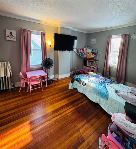 59 Daviston St, Springfield, MA 01108