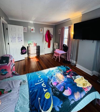 59 Daviston St, Springfield, MA 01108