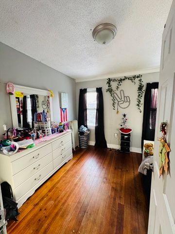 59 Daviston St, Springfield, MA 01108