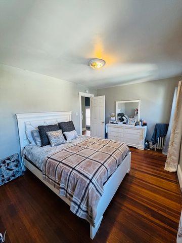 59 Daviston St, Springfield, MA 01108