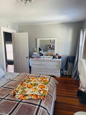 59 Daviston St, Springfield, MA 01108