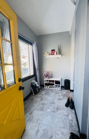 59 Daviston St, Springfield, MA 01108