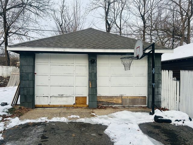 59 Daviston St, Springfield, MA 01108