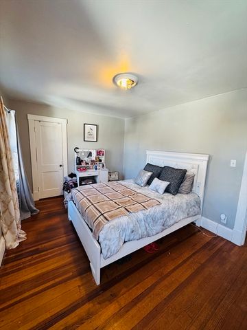 59 Daviston St, Springfield, MA 01108