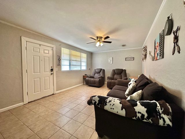 2601 E George Richey Rd, Longview, TX 75605