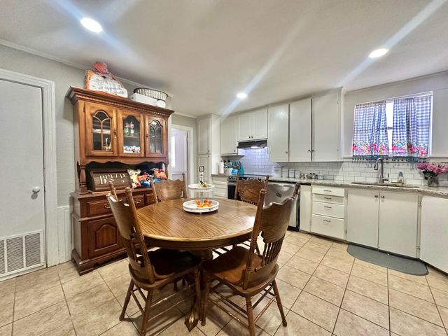 2601 E George Richey Rd, Longview, TX 75605