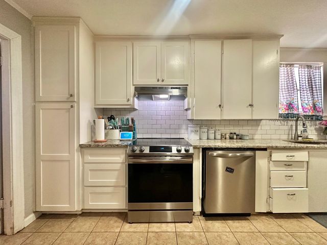 2601 E George Richey Rd, Longview, TX 75605