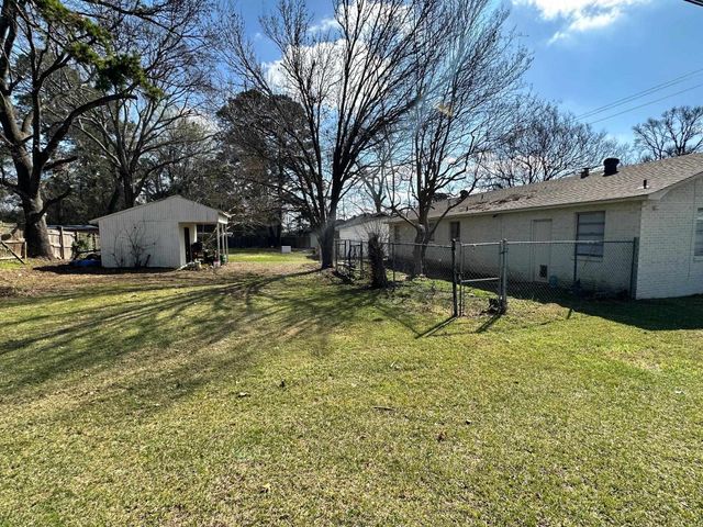2601 E George Richey Rd, Longview, TX 75605