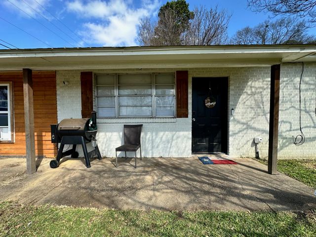 2601 E George Richey Rd, Longview, TX 75605