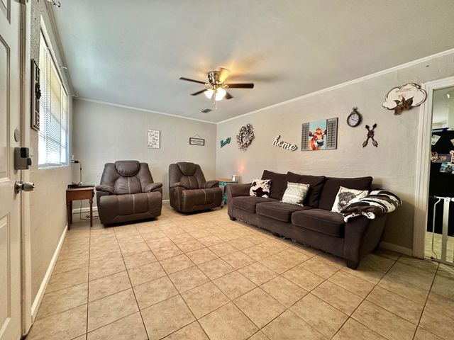 2601 E George Richey Rd, Longview, TX 75605