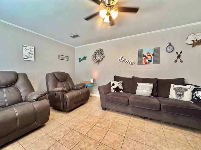 2601 E George Richey Rd, Longview, TX 75605