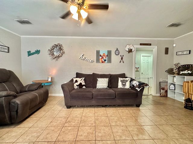 2601 E George Richey Rd, Longview, TX 75605