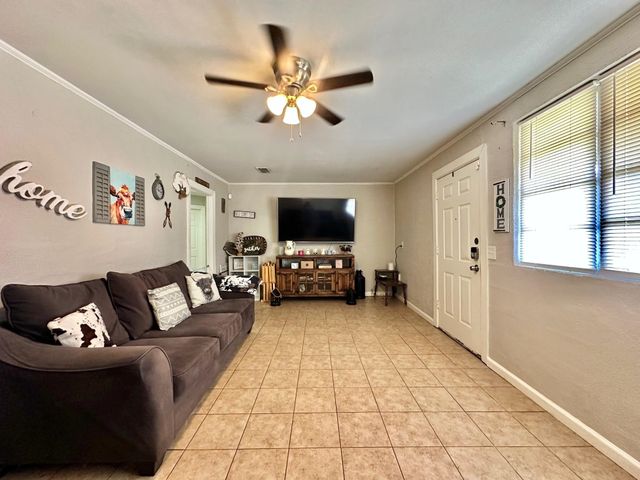 2601 E George Richey Rd, Longview, TX 75605