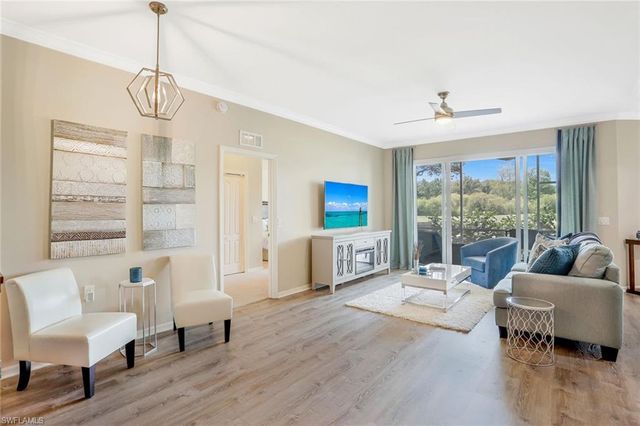 3485 LAUREL GREENS LN S 102, Naples, FL 34119