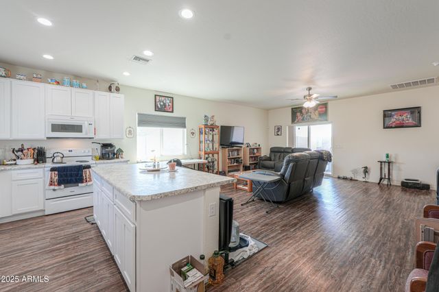 8477 W CONCORDIA Drive, Arizona City, AZ 85123