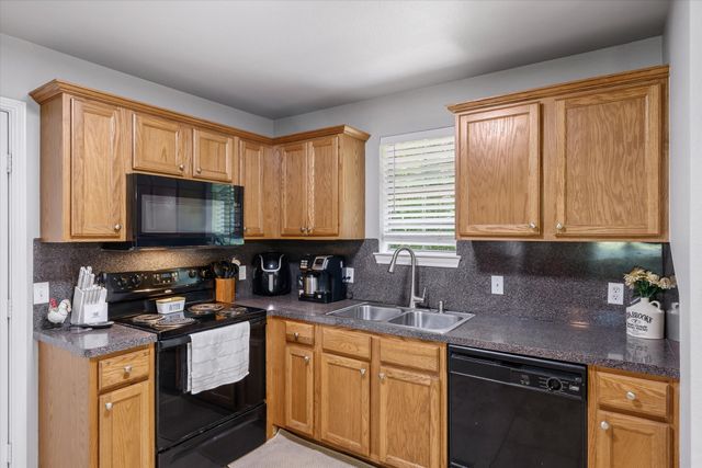 9165 Stonecreek, Tyler, TX 75703