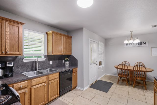 9165 Stonecreek, Tyler, TX 75703