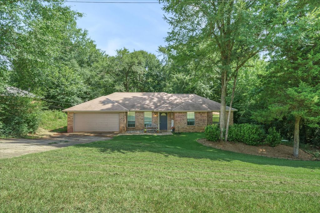 9165 Stonecreek, Tyler, TX 75703